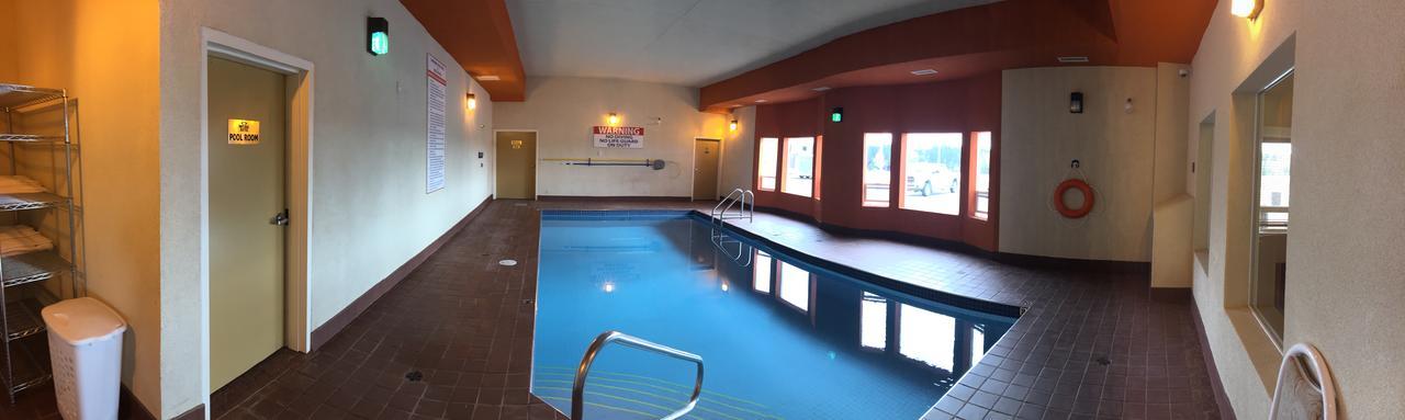 New Imperial Suites Whitecourt Exterior foto