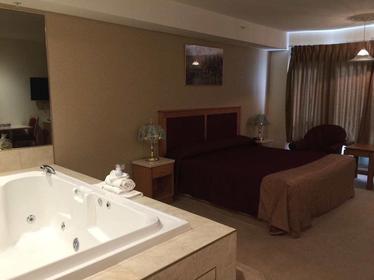 New Imperial Suites Whitecourt Exterior foto